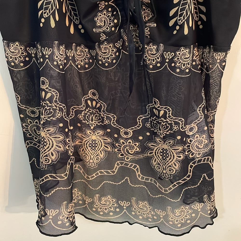 Black And Gold Patterned Spaghetti Strap Top - image 8